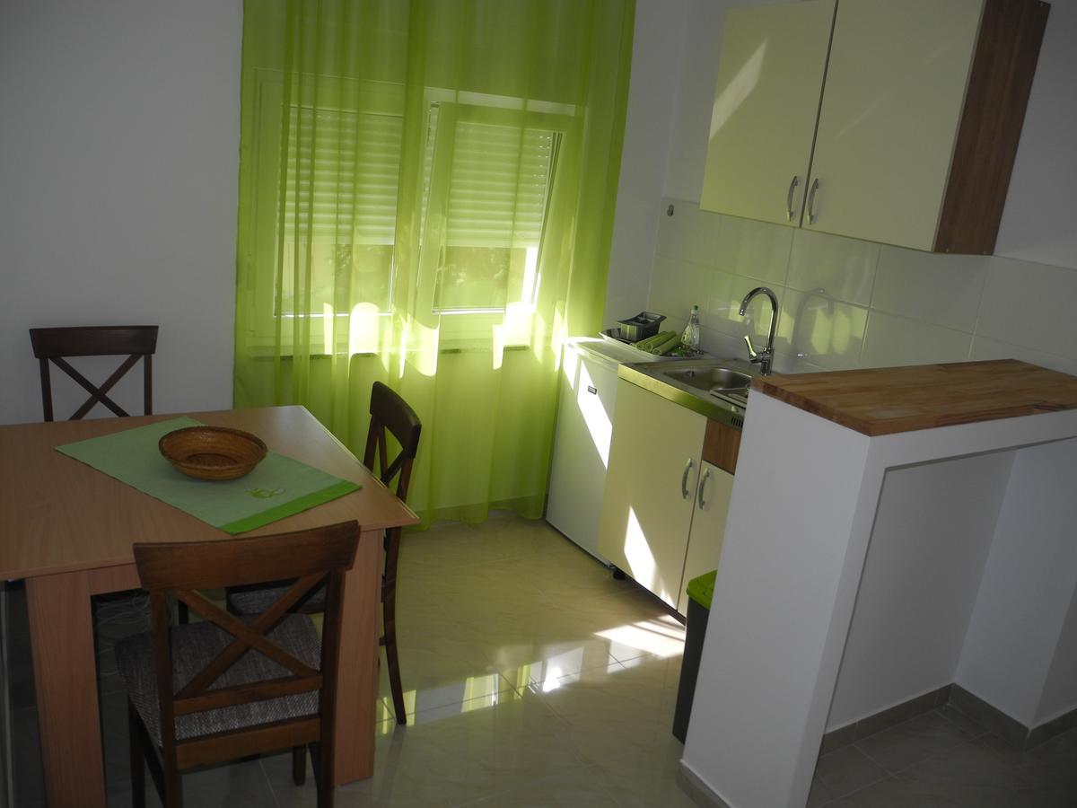 Apartments Nives Crikvenica Esterno foto