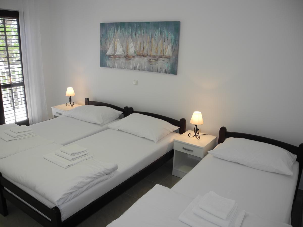 Apartments Nives Crikvenica Esterno foto